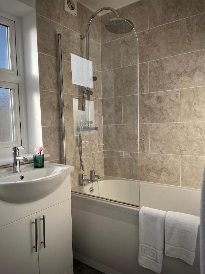 Three Bedroom City Home With Garden Саутхамптън Екстериор снимка